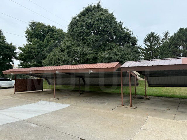 Building Photo - 1560 Meadowside Dr