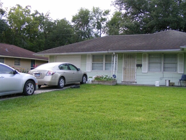 Building Photo - 5751 Bellfort Ave