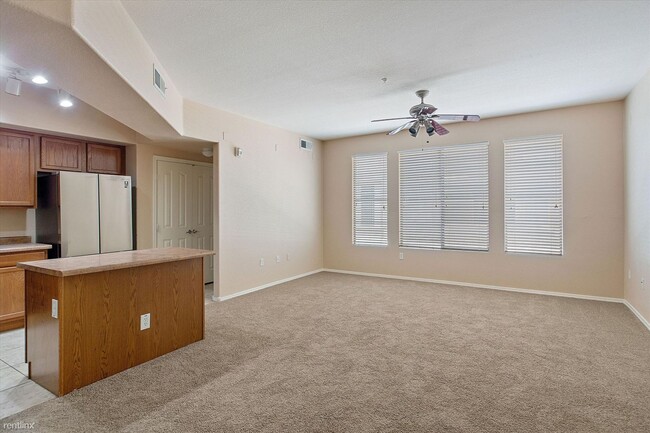 Building Photo - 2 br, 2.5 bath Condo - 240 W Juniper ave U...