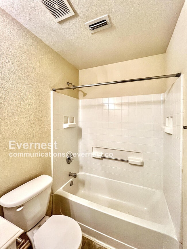Building Photo - 11569 Petunia Dr