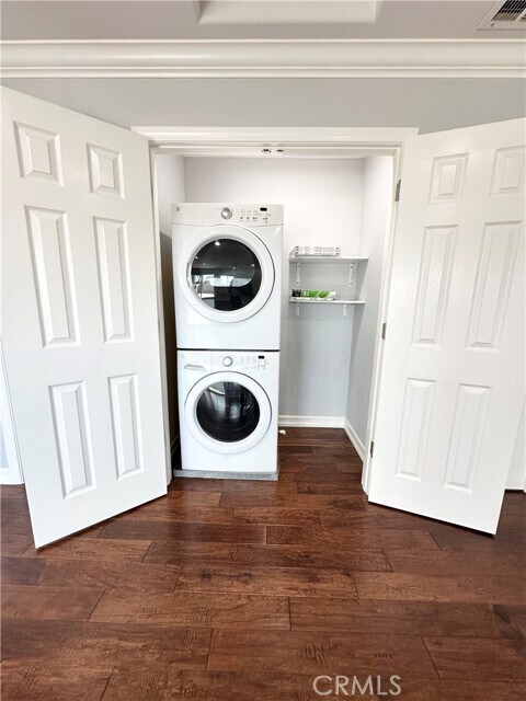 Building Photo - 528 E 238th Pl