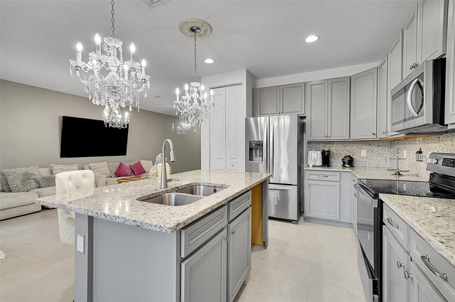 Building Photo - 455 NW 33rd Ln