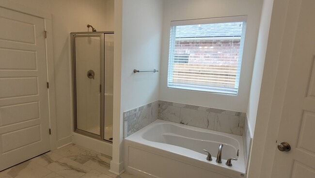 Building Photo - Beautiful 4 bedroom in Baton Rouge