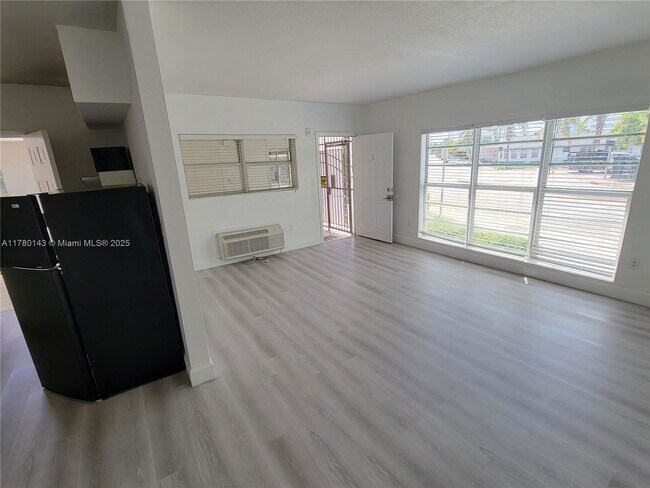 Building Photo - 8080 Tatum Waterway Dr