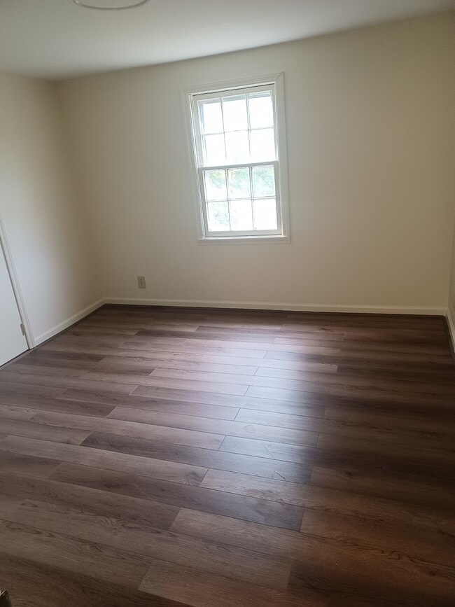 Building Photo - 611 Poplar St