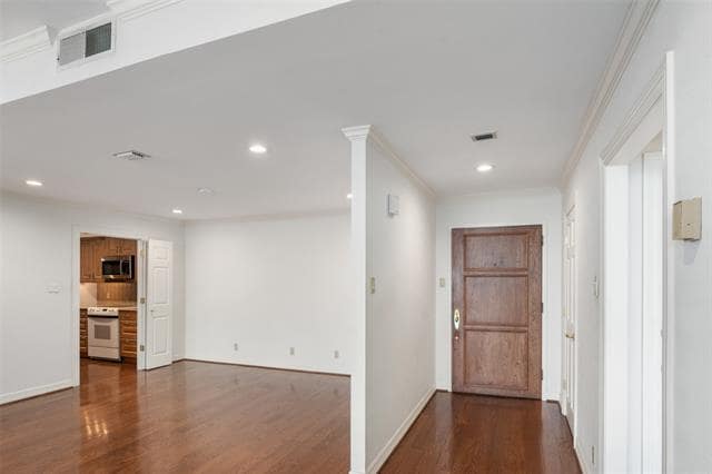 Building Photo - 6335 W Northwest Hwy