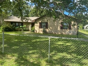 Building Photo - 3 Bedroom 2 Bath home in New Smyrna Beach for RENT!