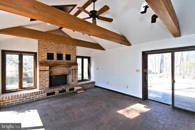 Building Photo - 306 Cedar Hill Rd