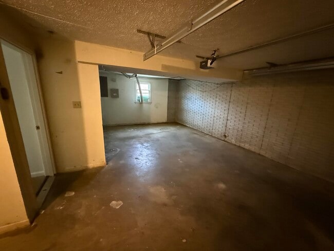 Building Photo - 2156 Deauville Dr