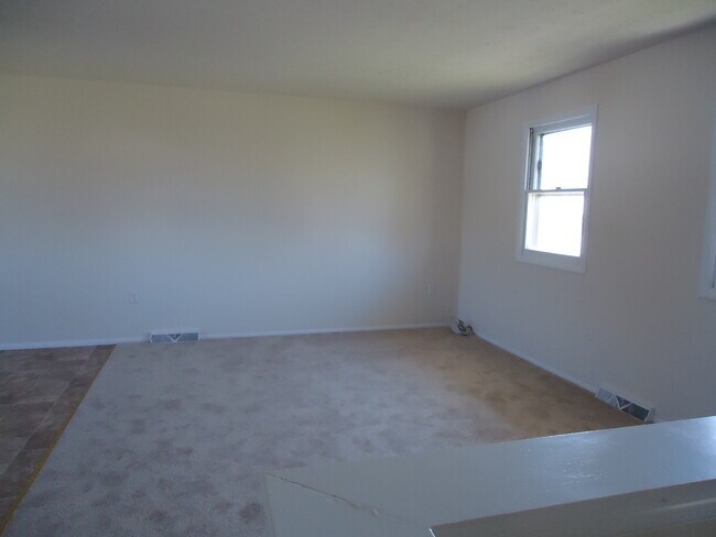 Building Photo - 105 Scenic Cir