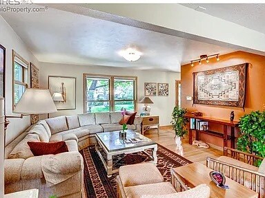 Building Photo - 1872 Del Rosa Ct