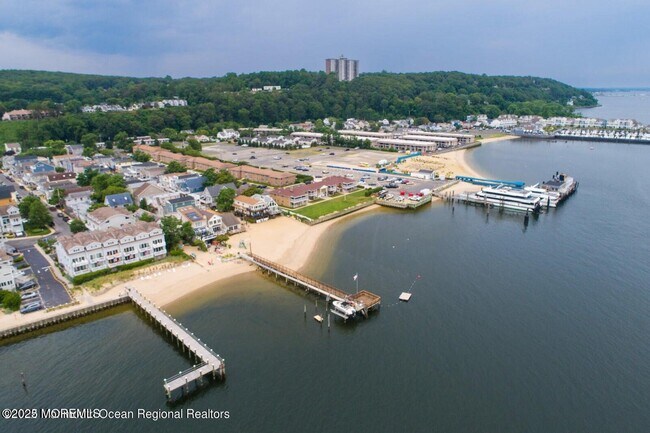 Building Photo - 297 Shore Dr