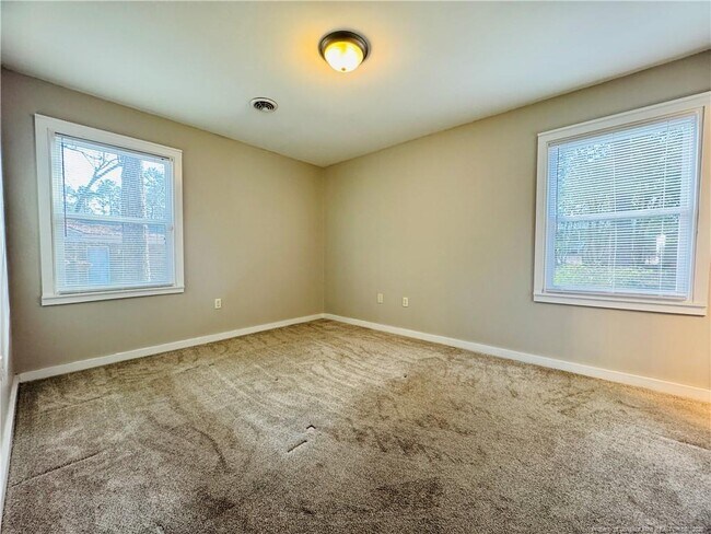 Building Photo - 1625 Van Buren Ave