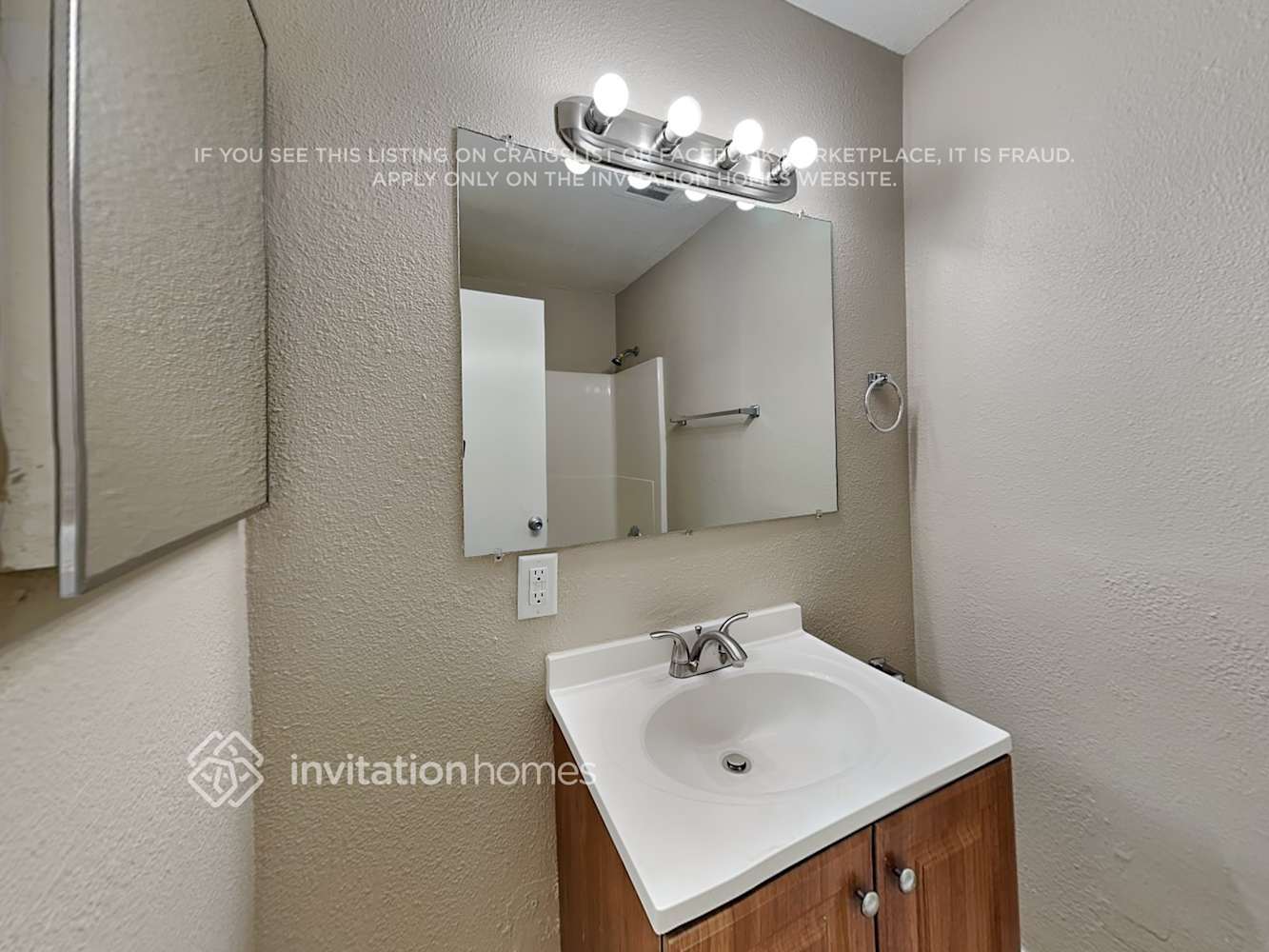 Building Photo - 11511 E Broadway Rd