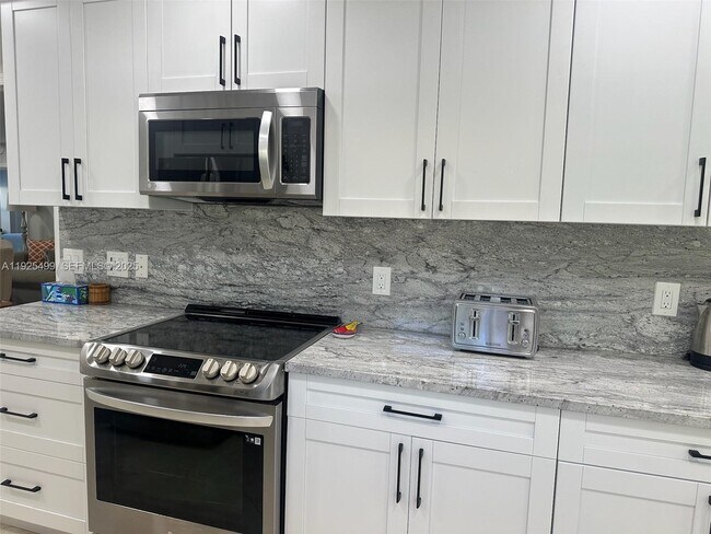 Building Photo - 4161 S US Hwy 1