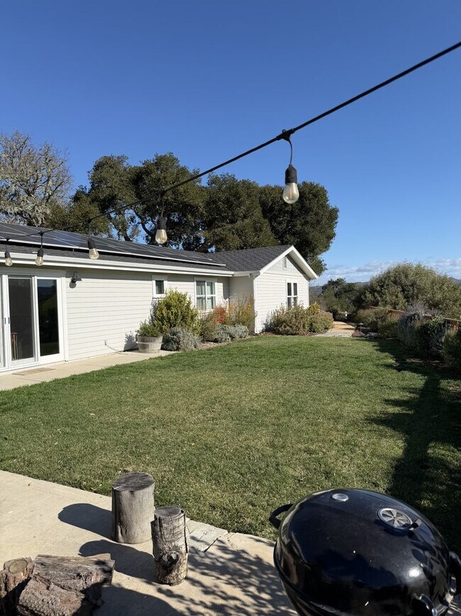 Building Photo - $500 off first month promotion, inquire for more information! Beautiful 4 Bedroom, 3 Bathroom Ata...