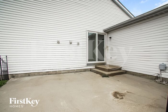 Building Photo - 1007 Haltonia Dr