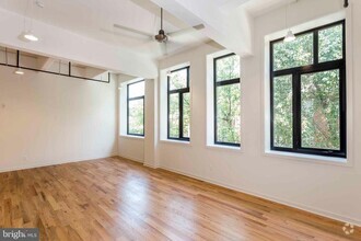 Building Photo - 2028-34 Rittenhouse Square