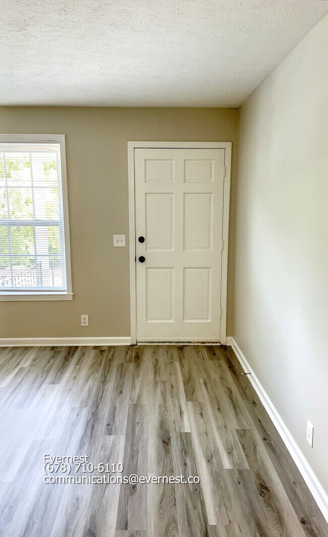 Building Photo - 483 Ellenwood Dr