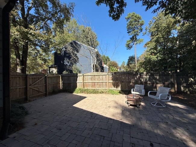 Building Photo - Recently Remodeled 4BD, 2.5BA North Raleig...