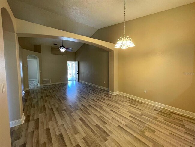 Building Photo - 13301 Fairway Glen Dr