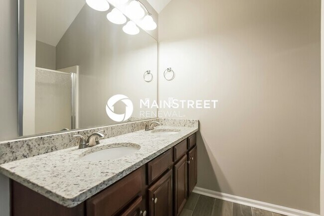 Building Photo - 4 Bedroom Pet-Friendly Home in Douglasville, GA with Main Street Renewal