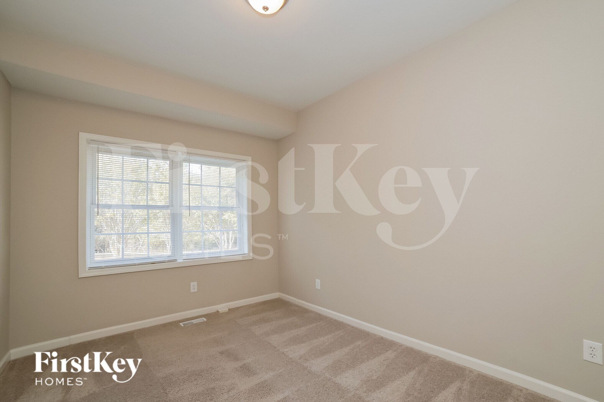 Building Photo - 1 N White Pines Dr