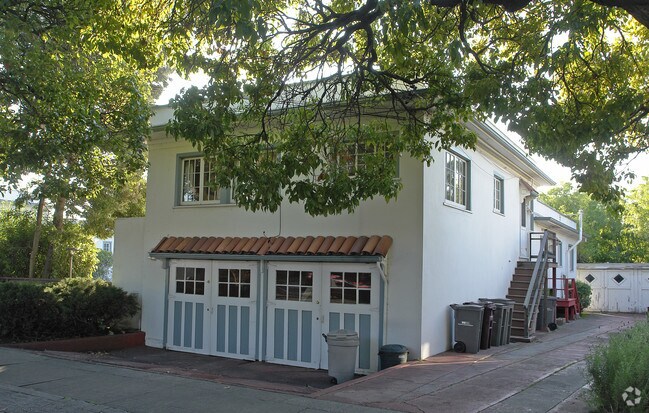 Primary Photo - 504 Curtis St