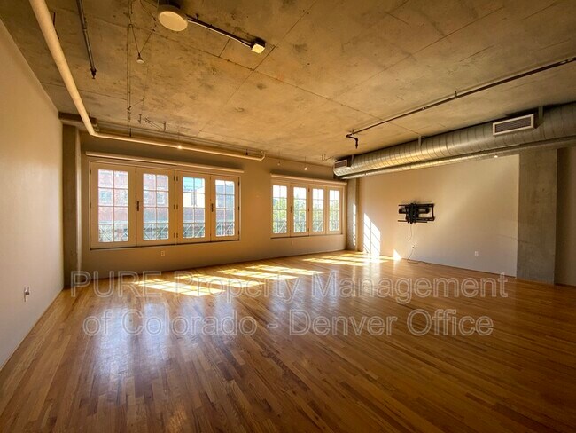 Building Photo - 1499 Blake St