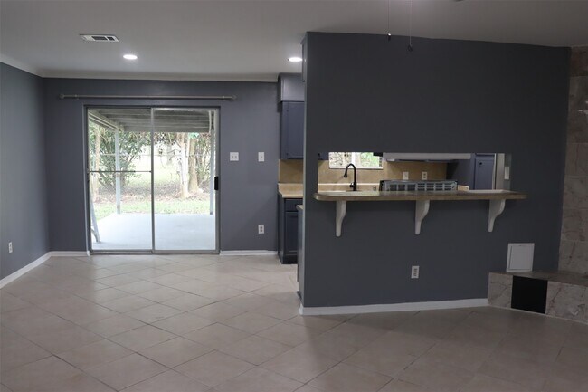 Building Photo - 12507 New Rochelle Ct