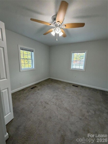 Building Photo - 28 2nd St