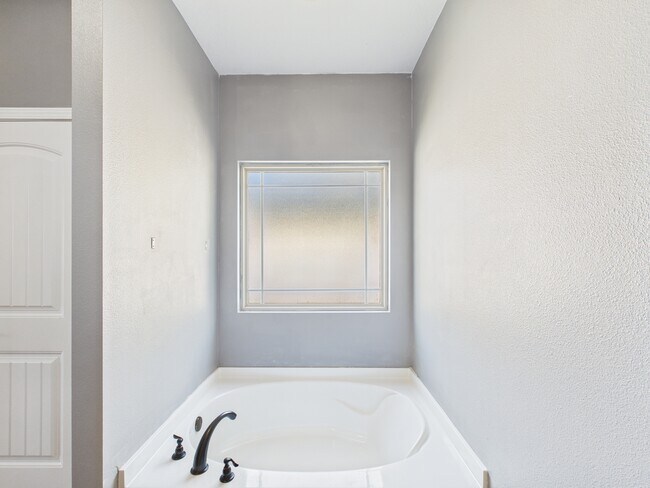 Building Photo - 4546 Live Oak Church Rd