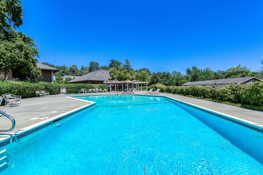 Rollingwood Condominium Rentals 9160 Madison Ave Fair Oaks CA 95628