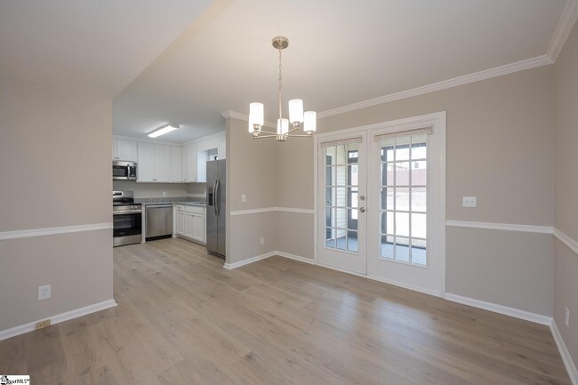 Building Photo - 97 Jamestowne Way