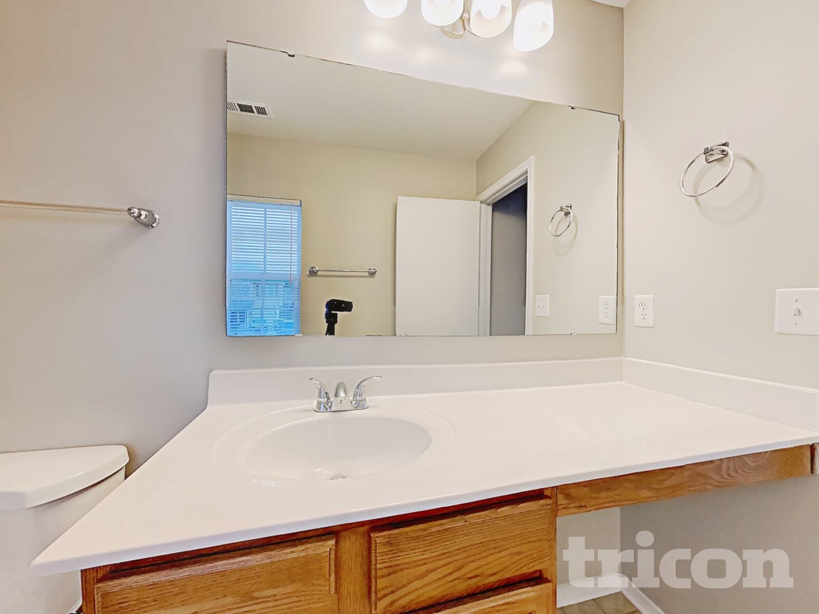 Building Photo - 4560 Stone Mountain Dr