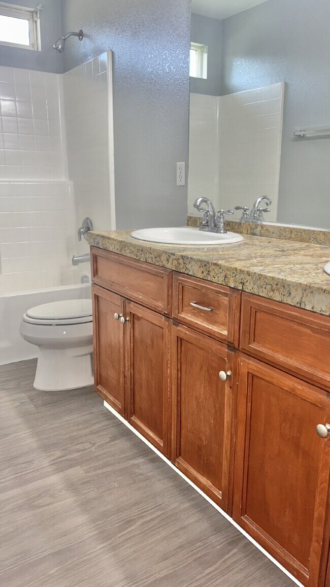 Building Photo - Coachella Home PMI Coachella Valley, DRE #01992806