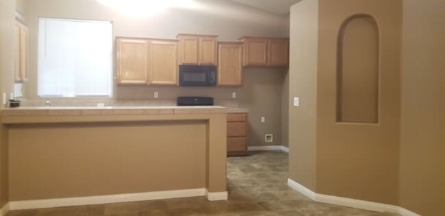 Building Photo - 10211 Lanesborough Ave