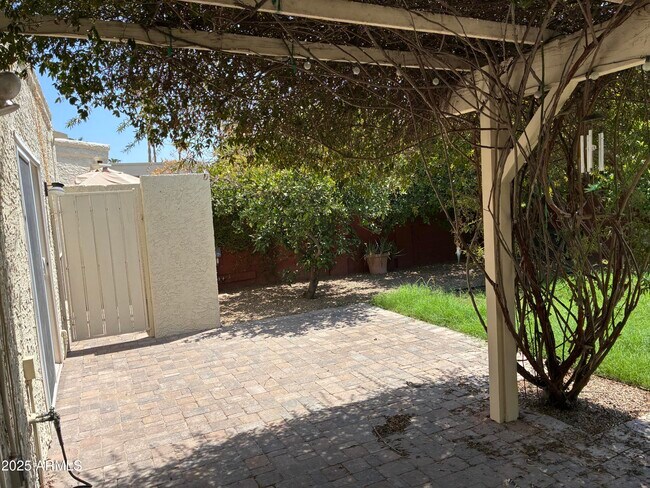 Building Photo - 8437 E San Benito Dr