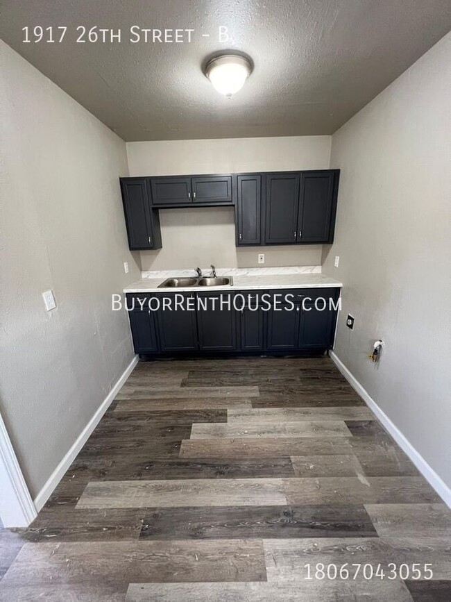 Building Photo - $499 Move-In Special (+ admin fee) + $0 De...