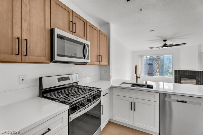 Building Photo - 7119 S Durango Dr
