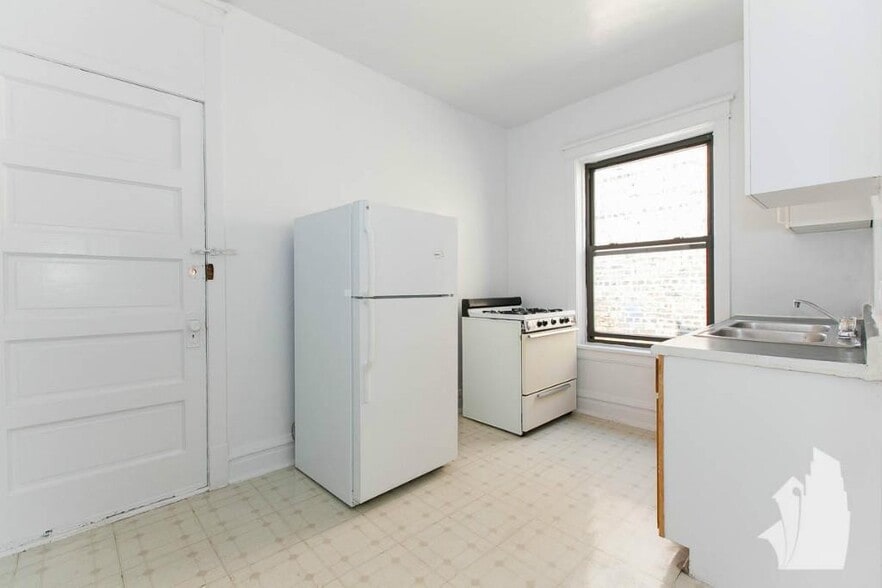 Building Photo - 2516 N Kedzie Blvd