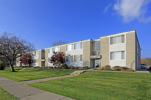 Building Photo - Devon Park Apartments