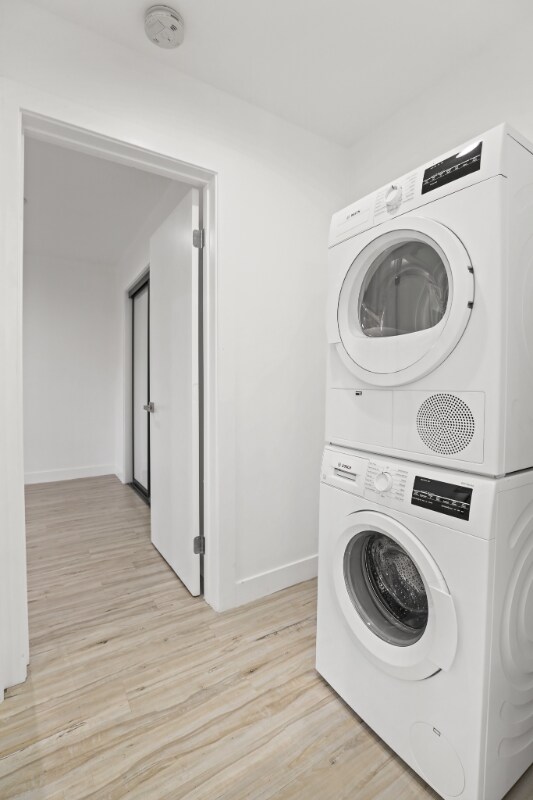 Building Photo - 249 S Coronado St