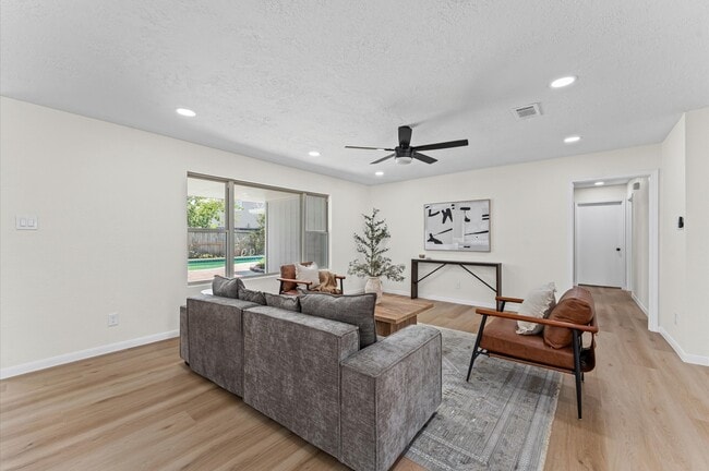 Building Photo - 2914 Riata Ln