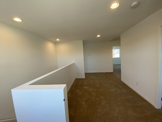 Building Photo - 2212 Stone Well Rd