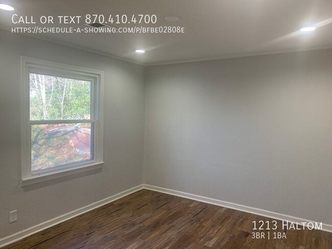 Building Photo - 1213 Haltom-
