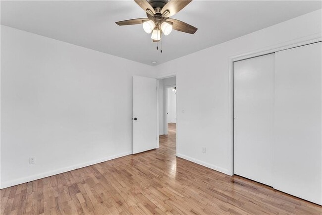 Building Photo - 3070 W Mt Comfort Rd