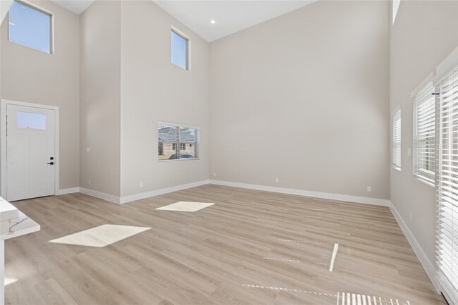 Building Photo - 20019 Venetto St