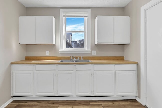 Building Photo - 791-793 E Starr Ave