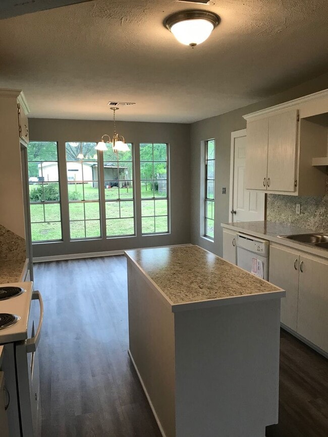 Building Photo - Available Soon!